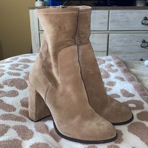 Chinese laundry Capricorn bootie